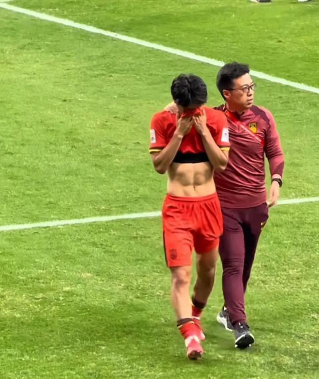 气负前行！激情四射球员斗志昂扬奋力拼搏