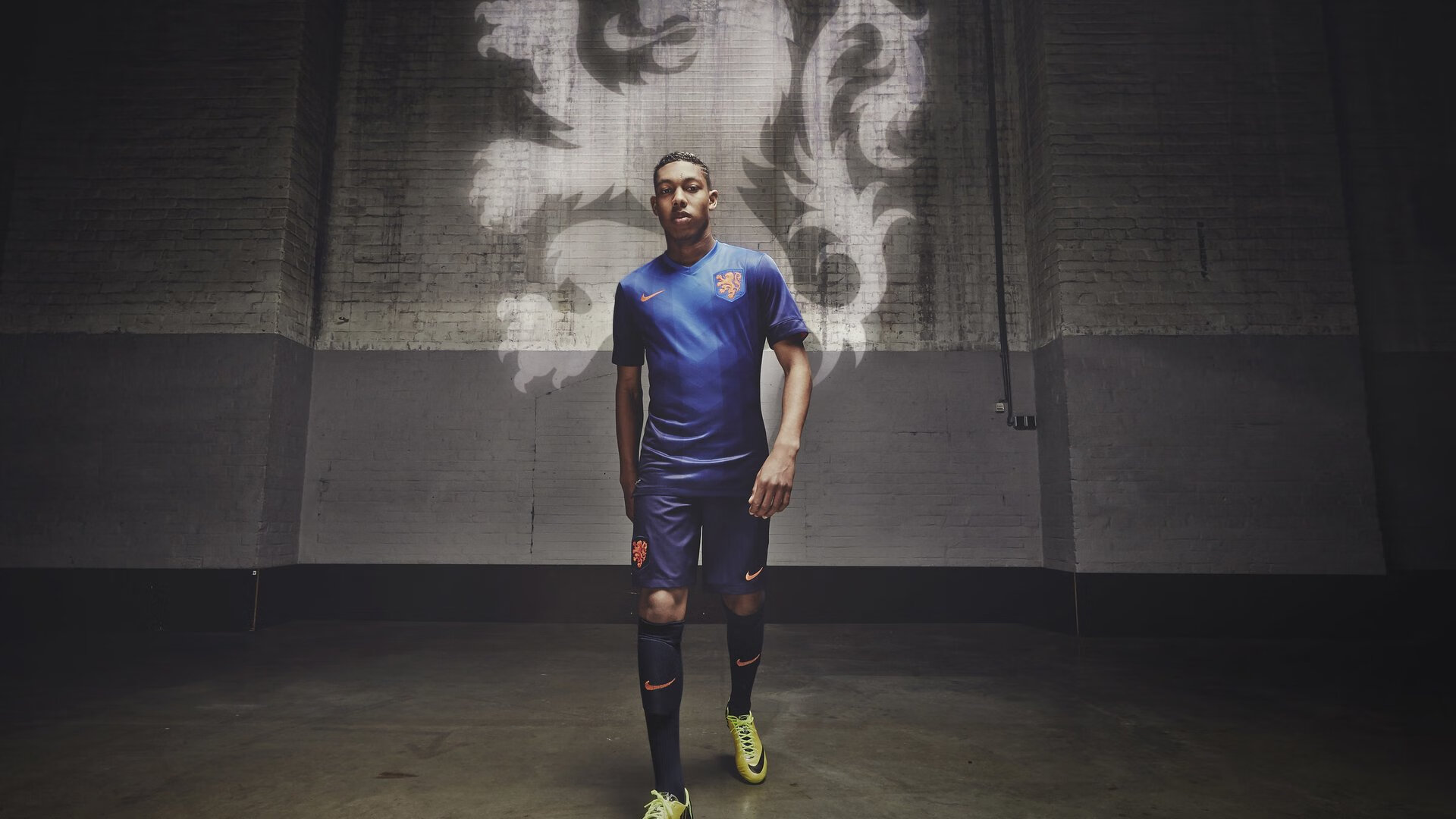 Rookie意外战胜巴黎圣日耳曼，战术调整引爆全场！引发球迷热议