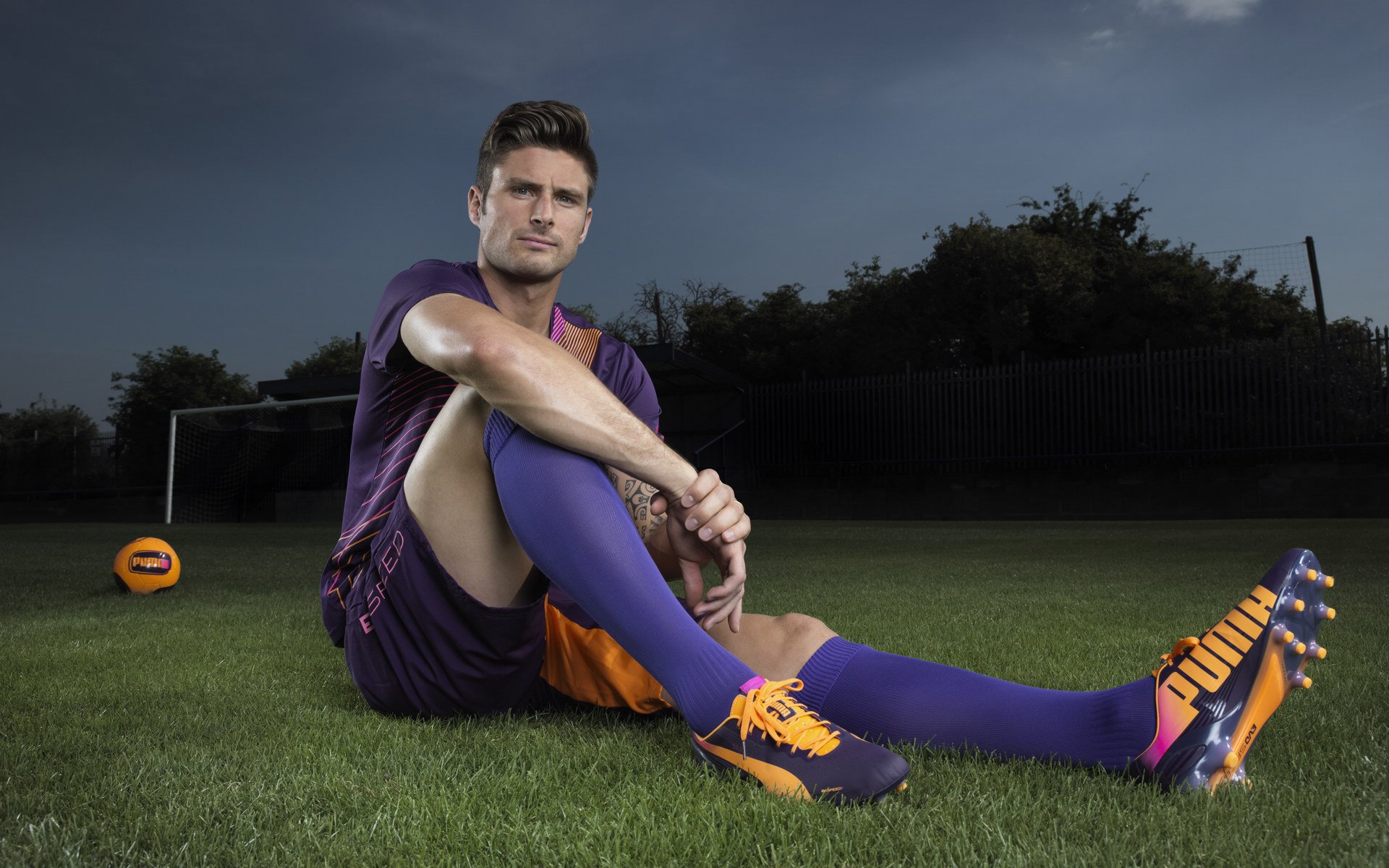 世界杯转会风云：皇家马德里盯上锋线强援，C罗或成交易筹码